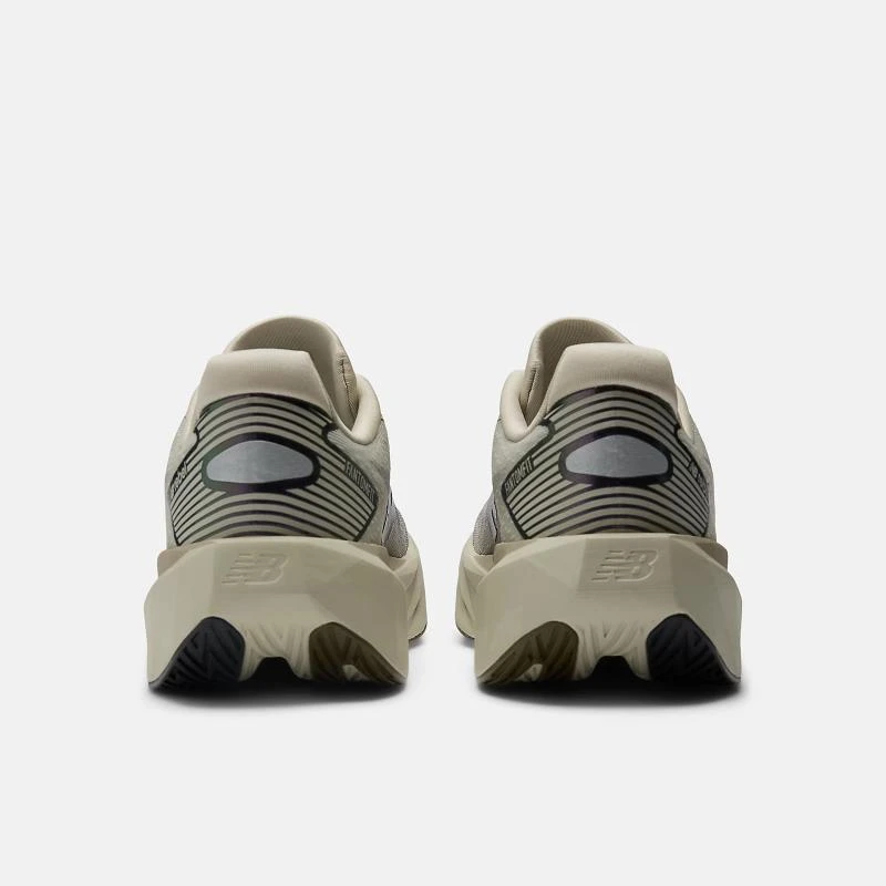 https://infinitysport.s3.amazonaws.com/products/29a4a8a9-17fe-4cb2-a8f3-48612003a071.webp