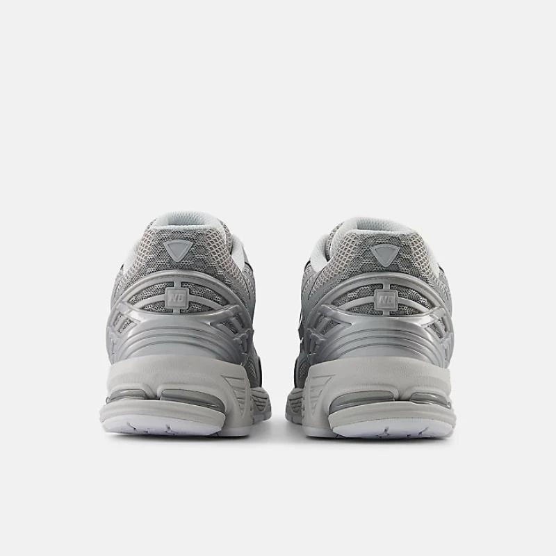https://infinitysport.s3.amazonaws.com/products/9b2b10a1-32f7-4c39-9bc8-01123320cadd.webp
