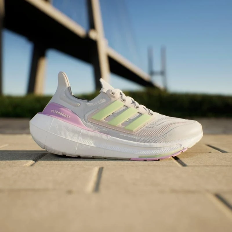 TÊNIS ADIDAS ULTRABOOST LIGHT RUNNING FEMININO 